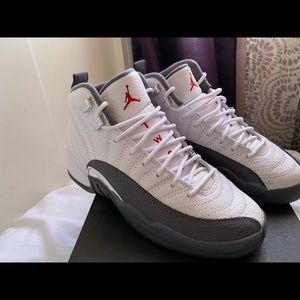 in great condition shows / worn about once.